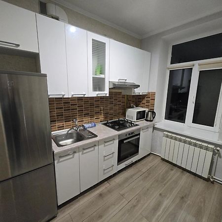 White New Apartments Ultracentral 2-Rooms In The Heart คีชีเนา ภายนอก รูปภาพ