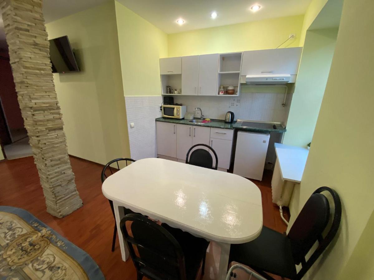 White New Apartments Ultracentral 2-Rooms In The Heart คีชีเนา ภายนอก รูปภาพ